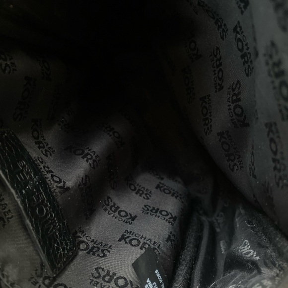 Vintage MICHAEL KORS BEDFORD ZIP CROSSBODY BAG 7 x 9 x 4 Like New Tan/Black - Picture 7 of 12